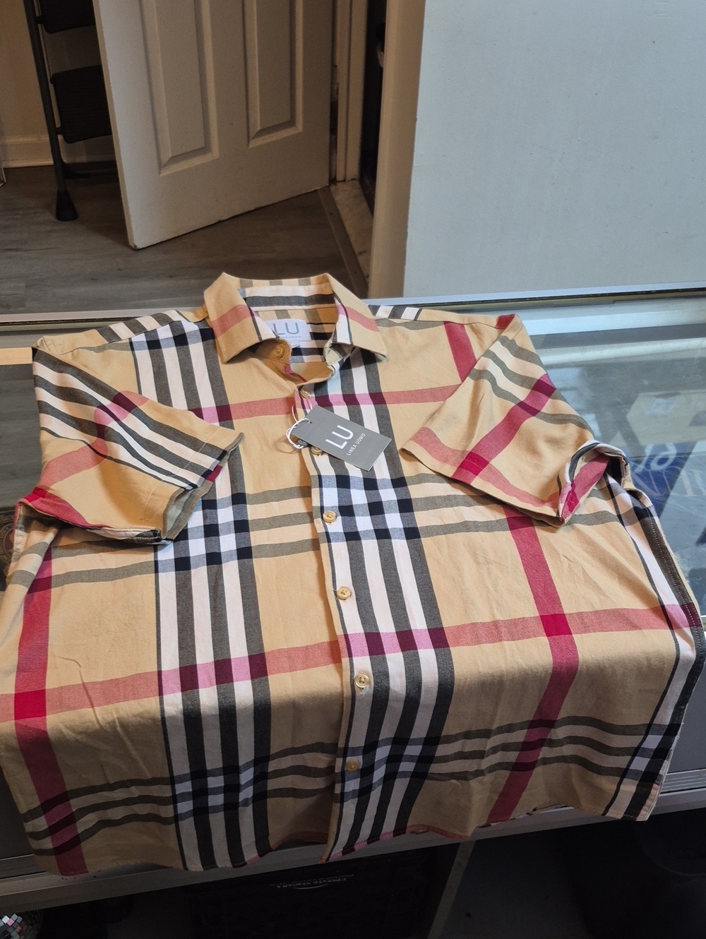 LU Men's Beige Plaid Short-Sleeve Button-Down Shirt